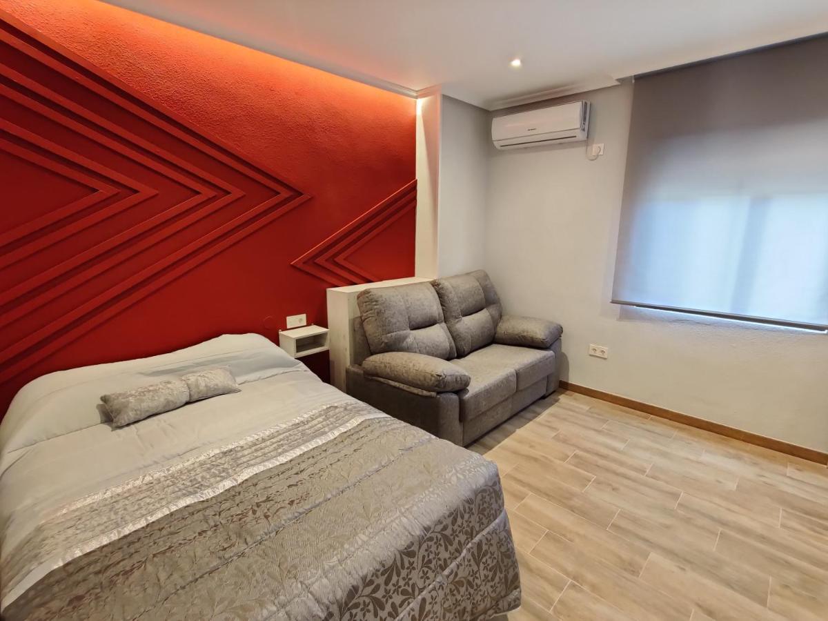 Duerme A Gusto - Tu Habitacion Acogedora En Torredonjimeno 외부 사진