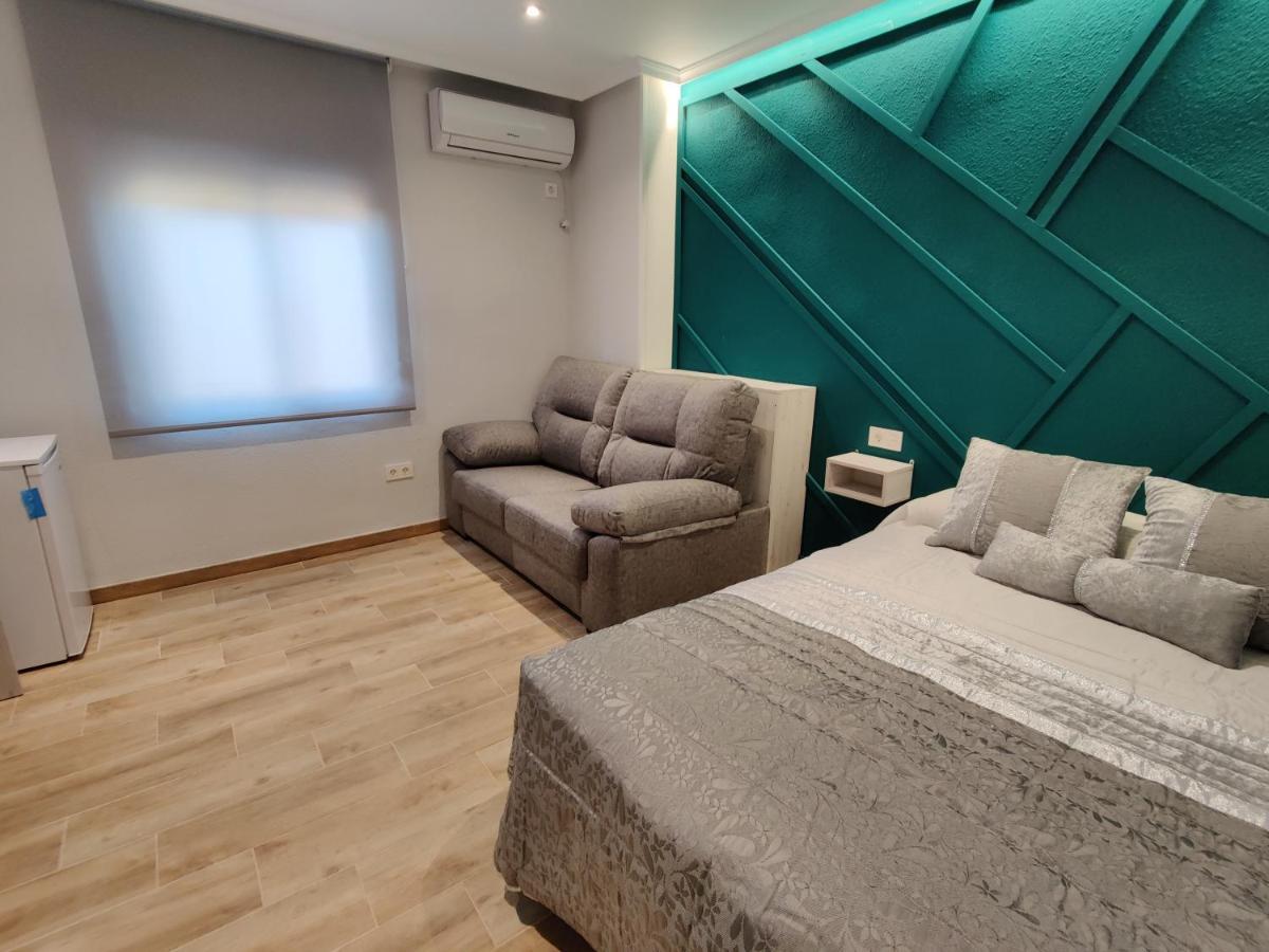Duerme A Gusto - Tu Habitacion Acogedora En Torredonjimeno 외부 사진